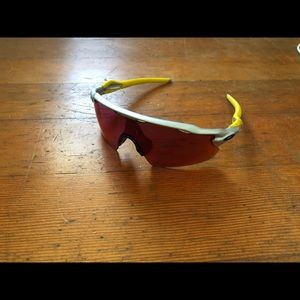 SOLD 🚨Oakley Radar Ev